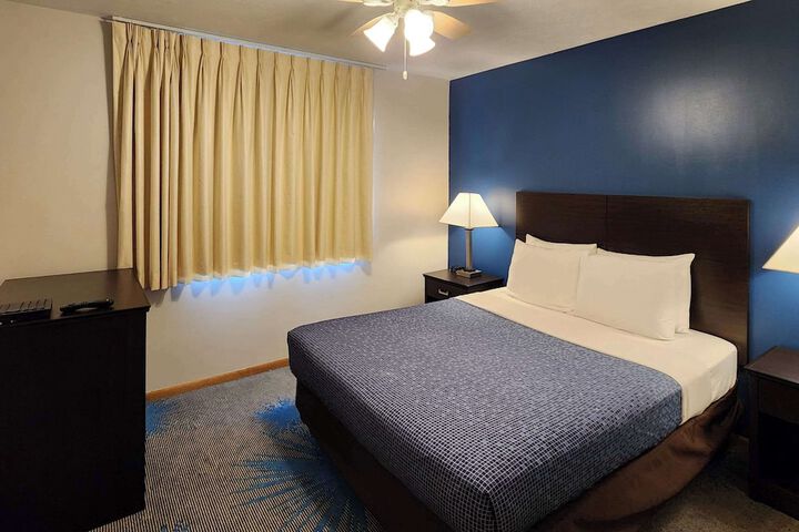 Room 47 of 80