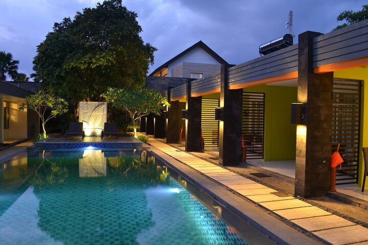 Pool Hotel