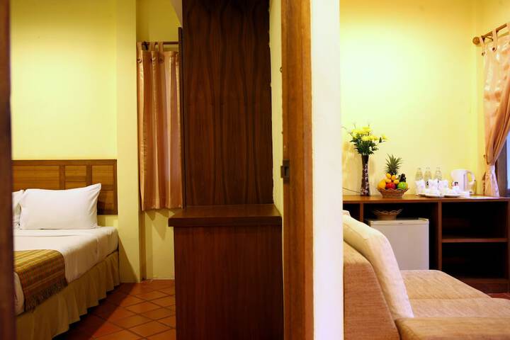 Room 3 of 68