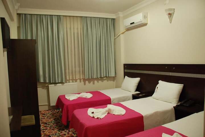Room 9 of 30