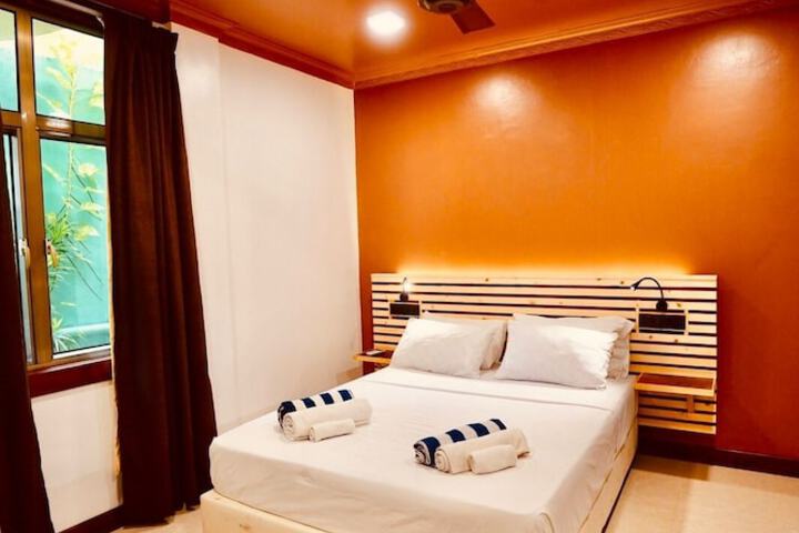Room 9 of 22