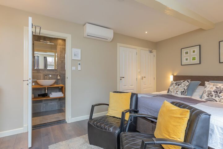 Room 10 of 47