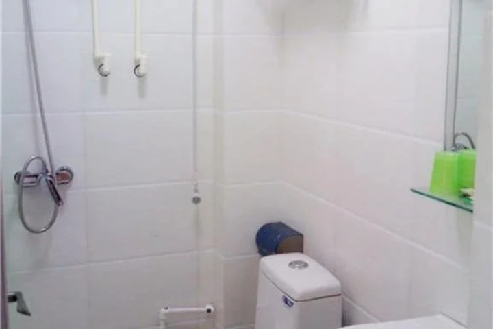 Room 4 of 4