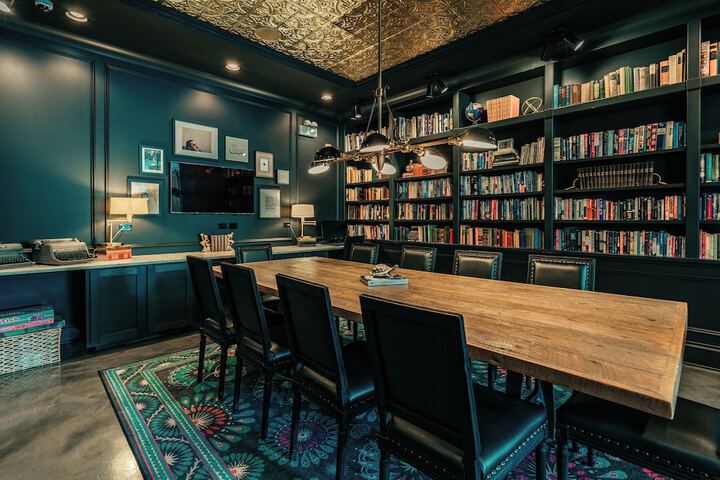 Business Center 41 of 46