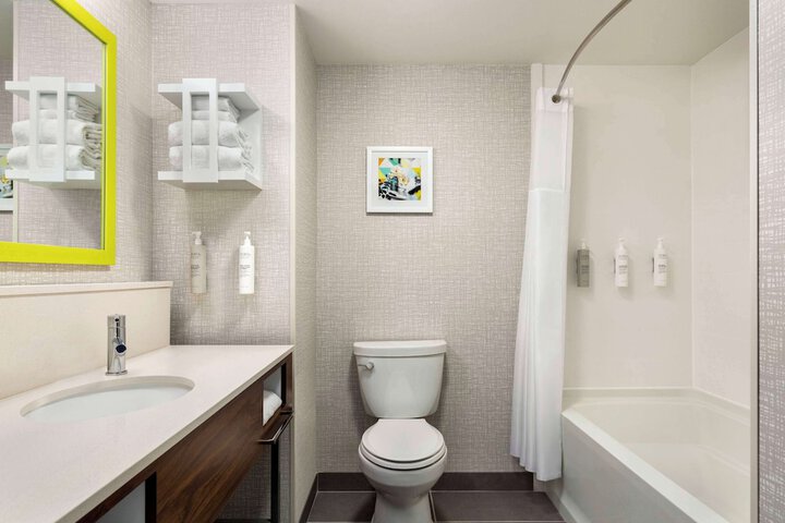 2 Queen Beds Hearing Accessible (5 of 7)