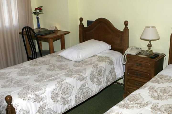 Room 8 of 32