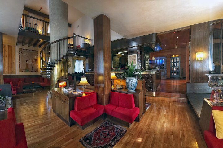 Hotel Lobby