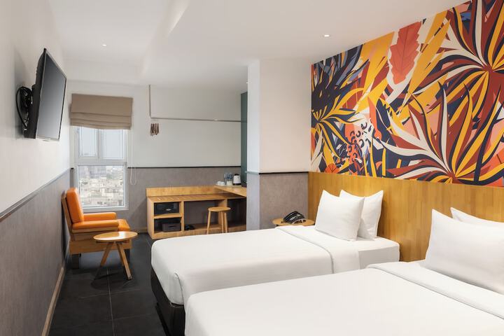 Room 13 of 25