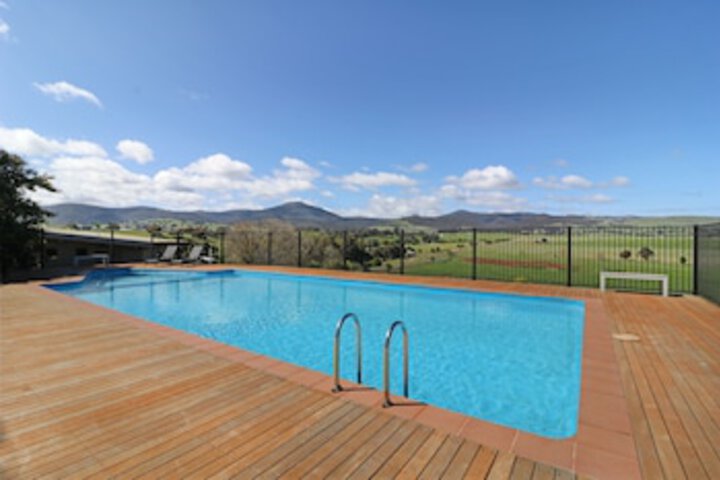 Pool 85 of 111