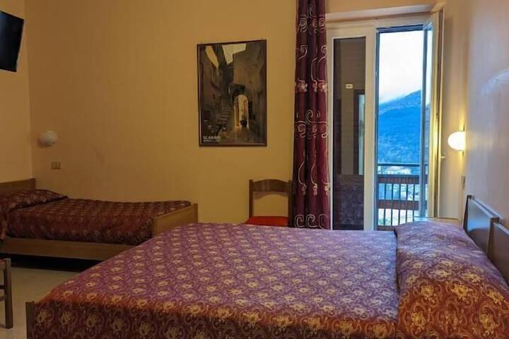 Room 6 of 14