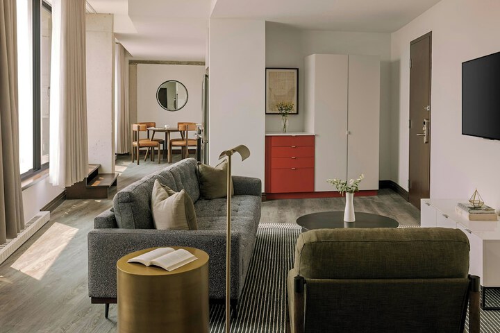 Room 52 of 72