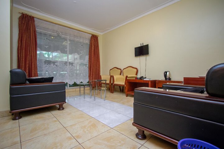 Room 23 of 48