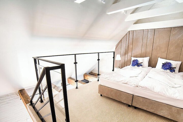 Room 7 of 26