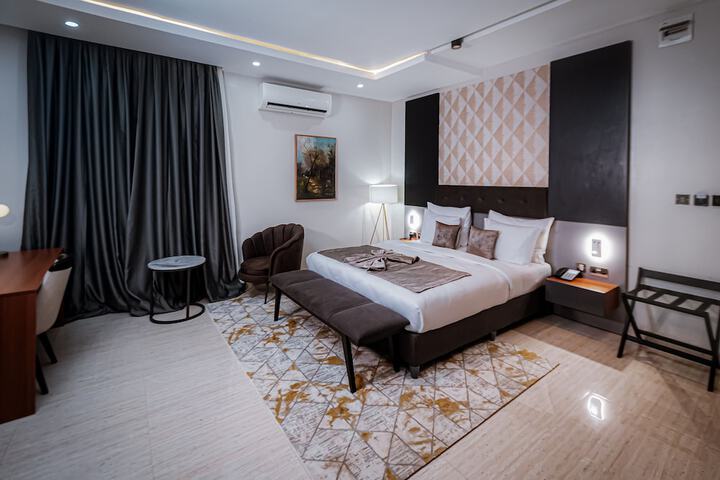 Room 13 of 41