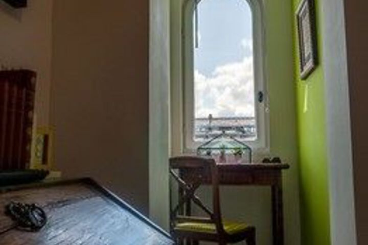 Room 26 of 33