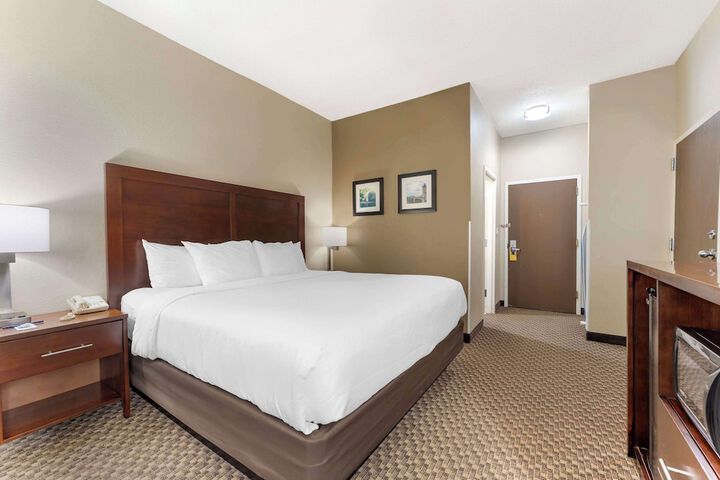 Room 9 of 36