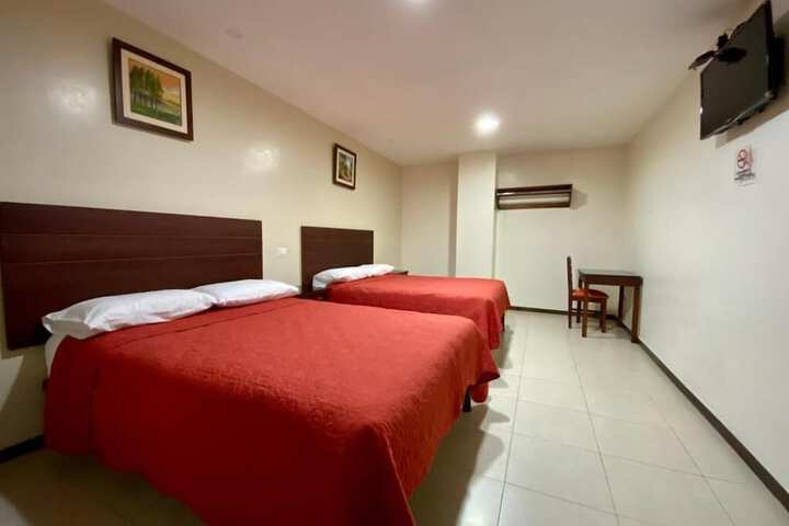 Room 18 of 33