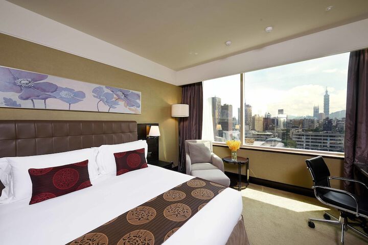 Room 6 of 48