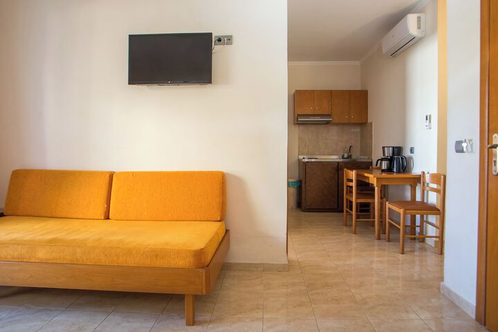 Room 13 of 151