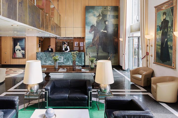 Guest Lobby
