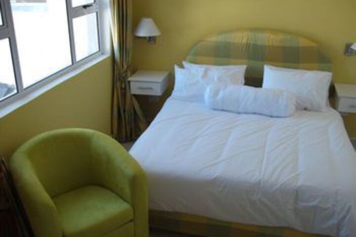 Room 10 of 30