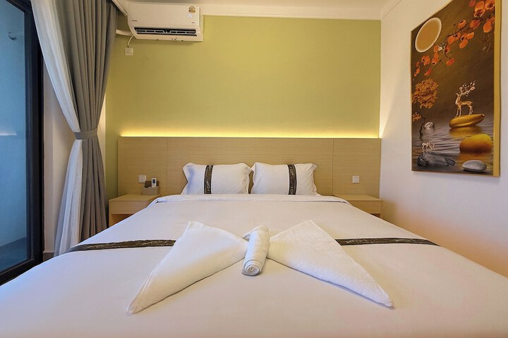 Room 4 of 65