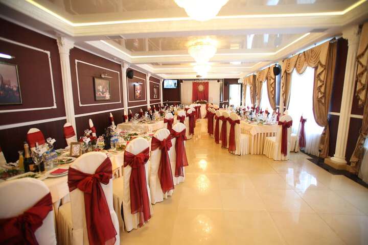 Ballroom/Hall 77 of 82