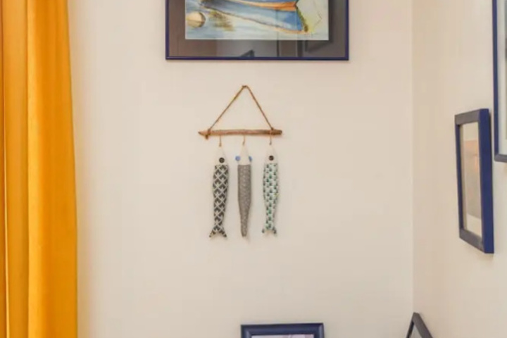 Room 11 of 24