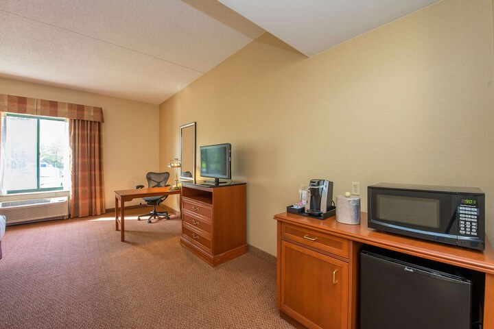 Room 13 of 34