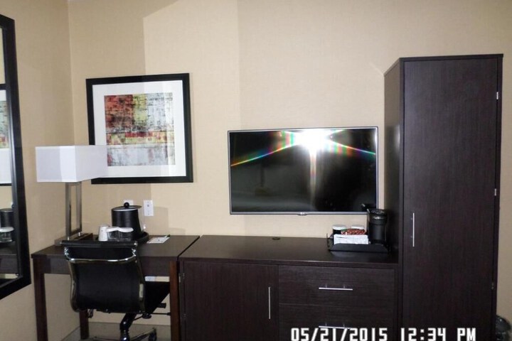 Business Center 9 of 10
