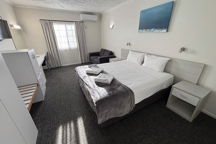 Room 12 of 53