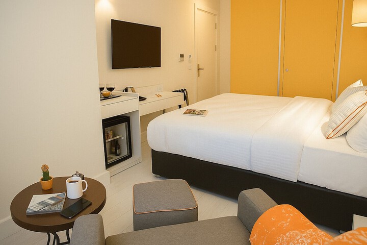 Room 10 of 38