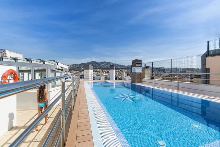 Hotel with Pool