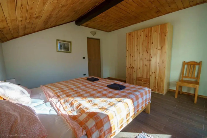 Room 3 of 13