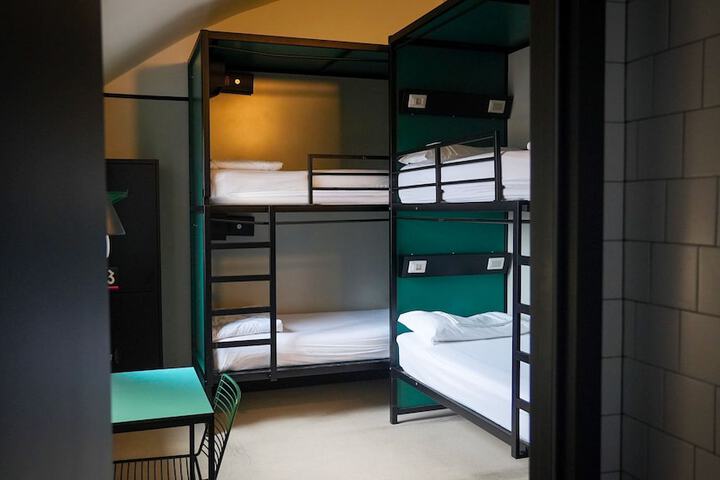 Room 25 of 62
