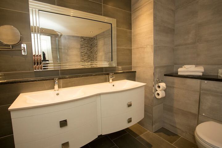 Room 10 of 52