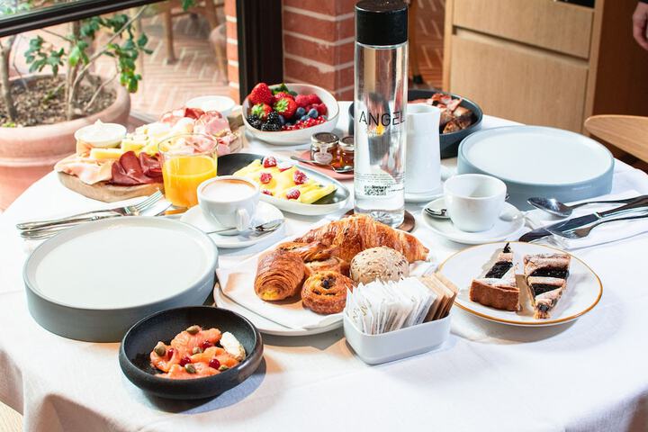 Breakfast/Coffee Service 79 of 95