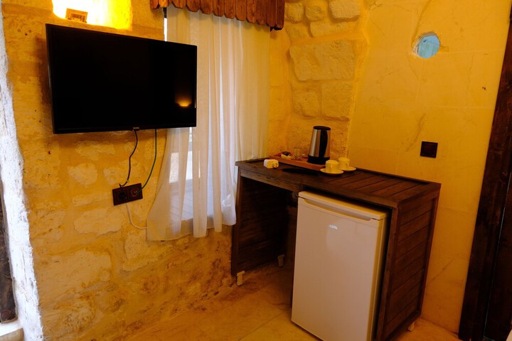 Room 4 of 46