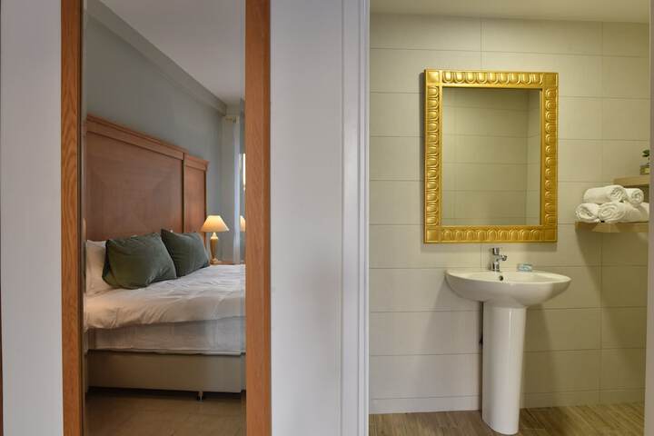 Room 8 of 35