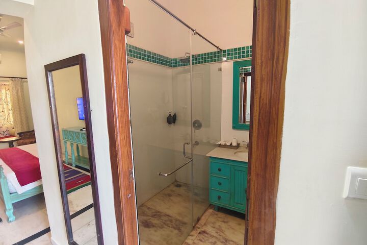 Room 76 of 114