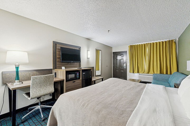 Room 8 of 27