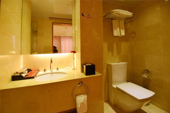 Room 20 of 32
