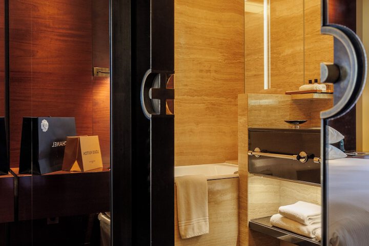 Room 47 of 62