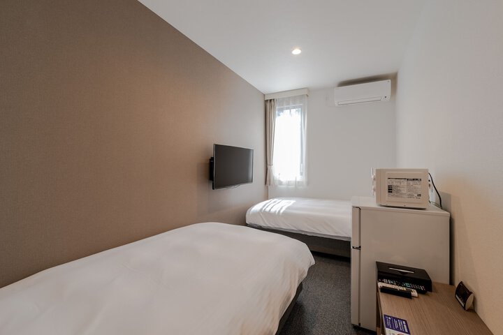 Room 3 of 20