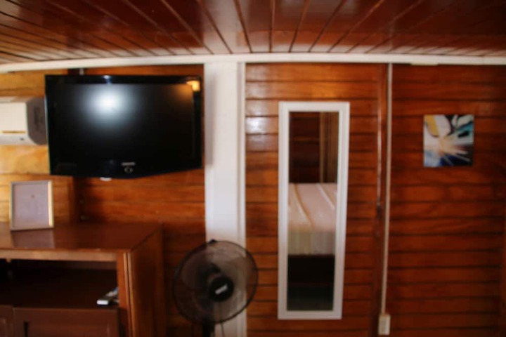 Room 4 of 69