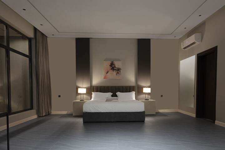 Room 7 of 30