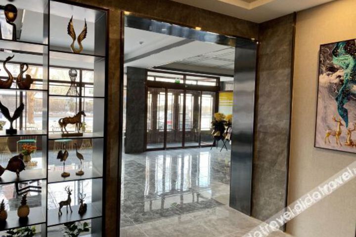 Hotel Interior 10 of 28