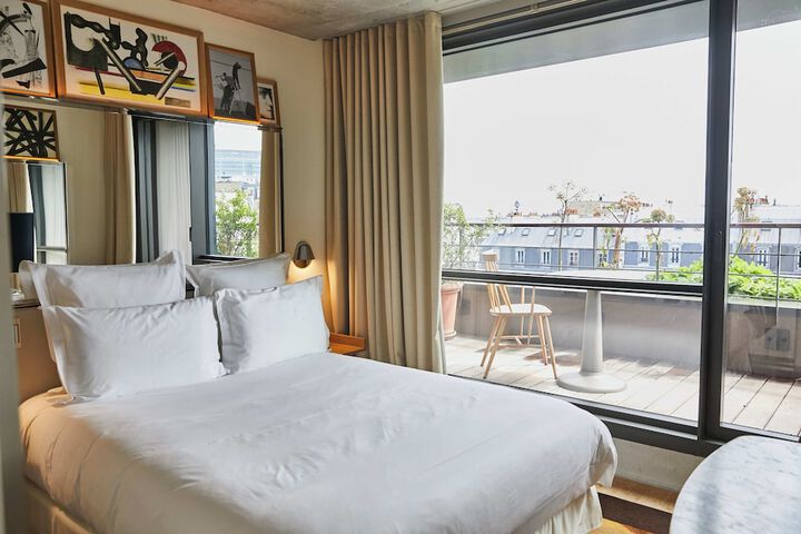 Room 42 of 98