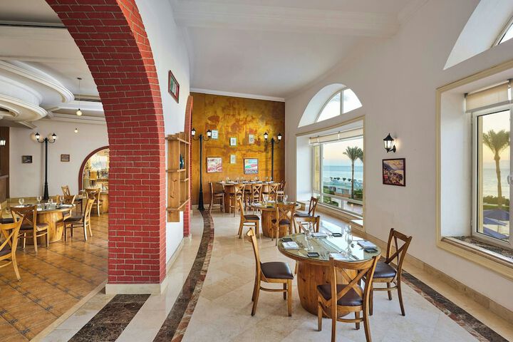 Dining 105 of 140