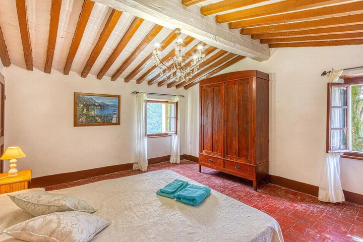 Room 3 of 15